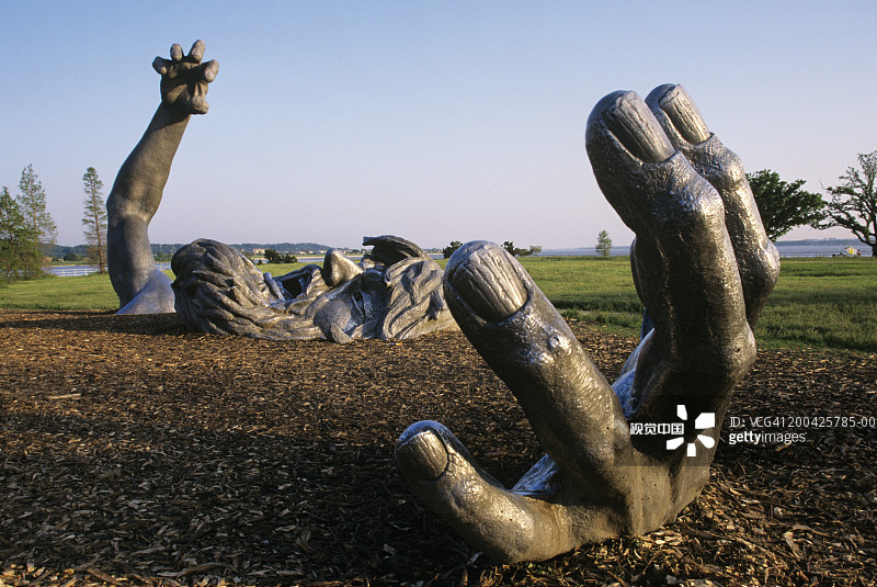 美国华盛顿特区海恩斯Point的“觉醒”雕塑图片素材