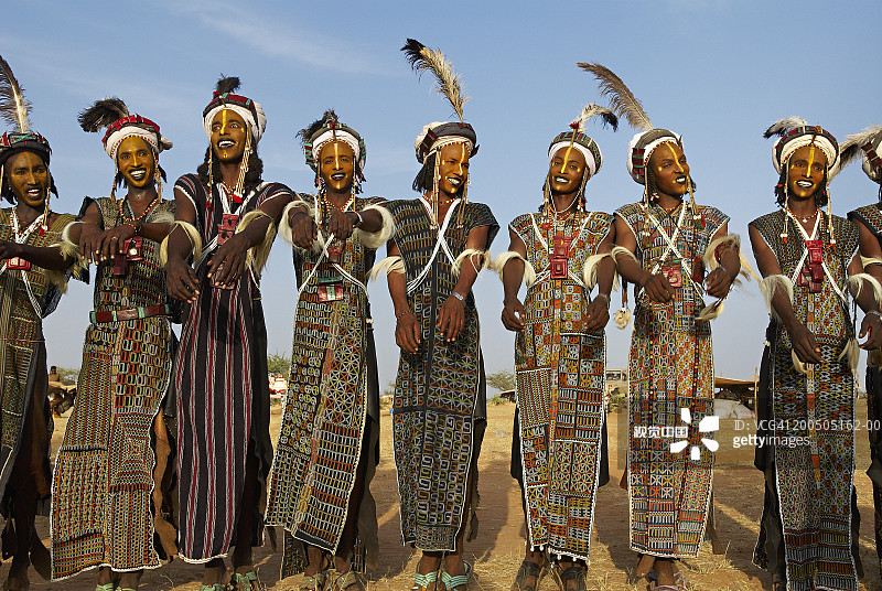 尼日尔：面部彩绘的沃达贝-博罗罗男人图片素材