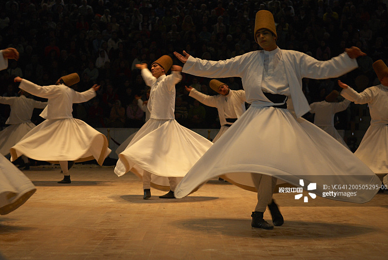 土耳其科尼亚旋转托钵僧（虚化效果）图片素材