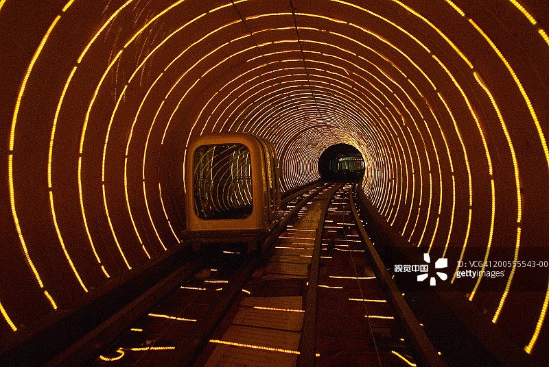 外滩观光隧道内部图片素材