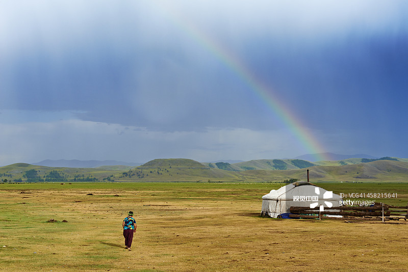 蒙古国后杭爱省鄂尔浑山谷游牧营地图片素材