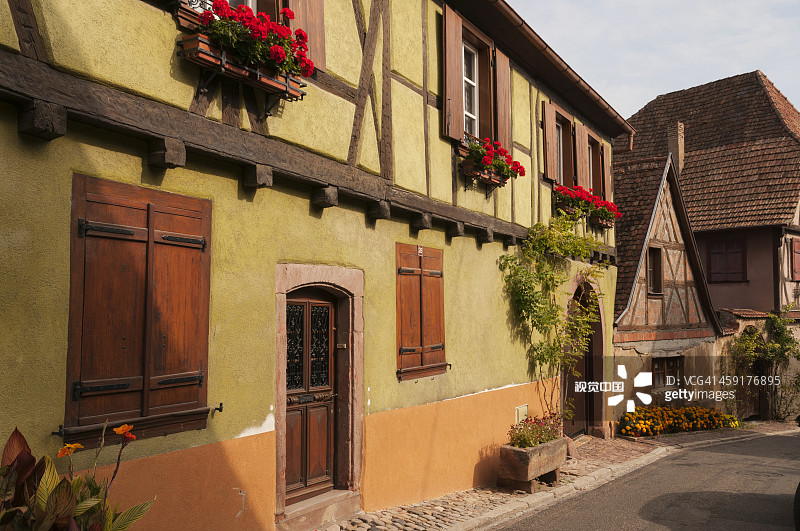 半木结构房屋图片素材