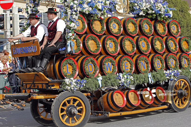 慕尼黑啤酒节传统游行，巴伐利亚图片素材