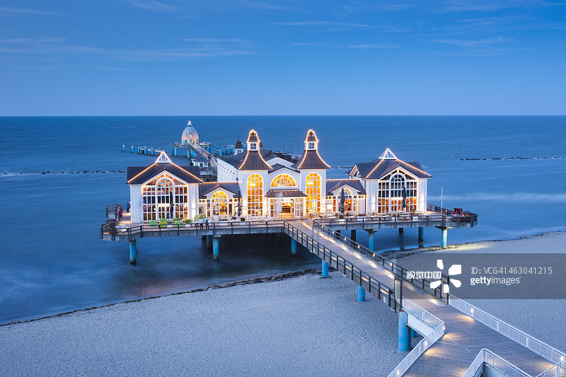 黄昏时分的塞林码头图片素材