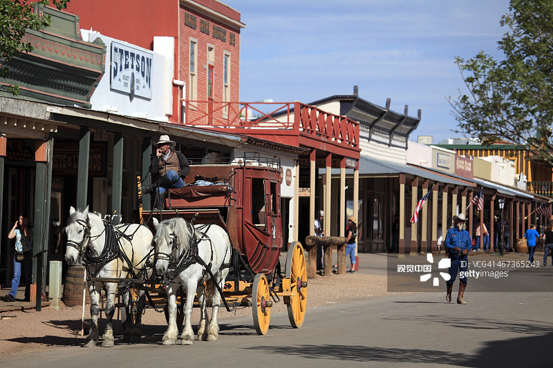 街上的驿站马车图片素材