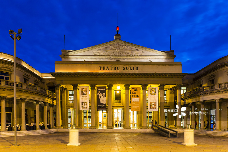 独立广场上的索利斯剧院图片素材