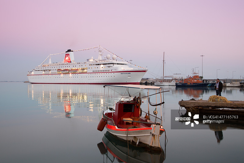 渔船和游轮图片素材