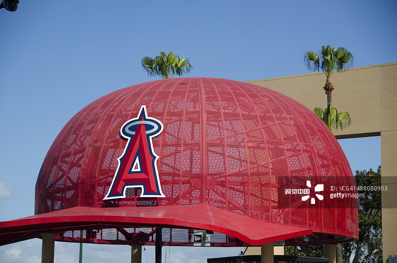 天使体育场巨大的天使棒球帽图片素材