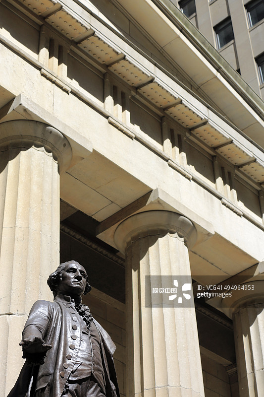联邦大厅的乔治·华盛顿雕像图片素材