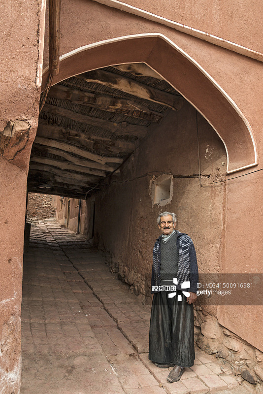 伊朗阿比扬内古老拜火教小镇的居民图片素材
