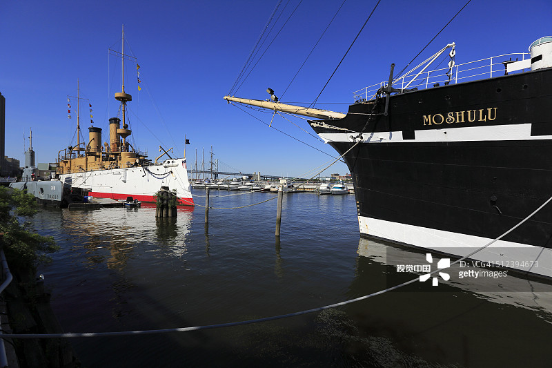 停靠在佩恩码头的历史船只图片素材