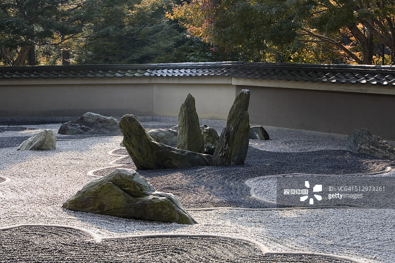 禅意庭院与秋色，日本图片素材