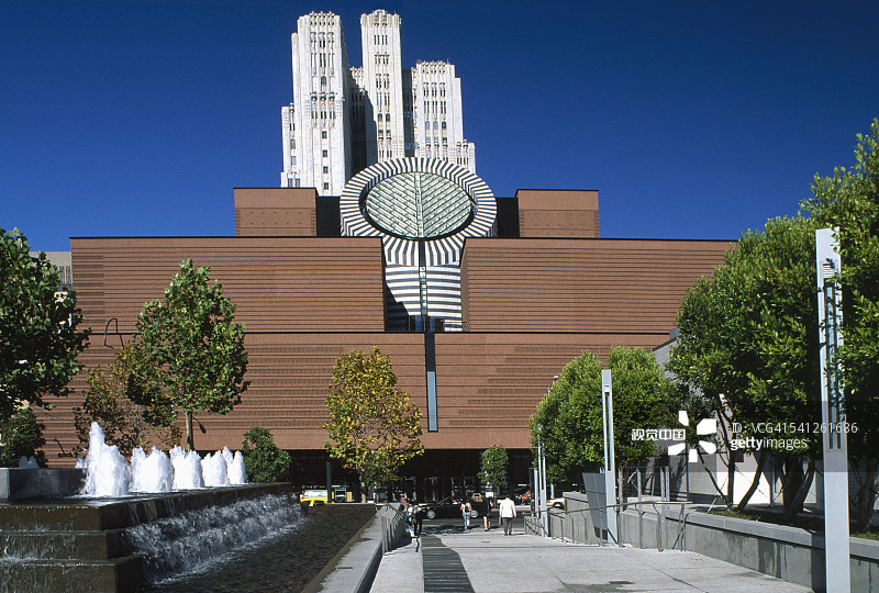 从芳草地花园拍摄的旧金山现代艺术博物馆图片素材