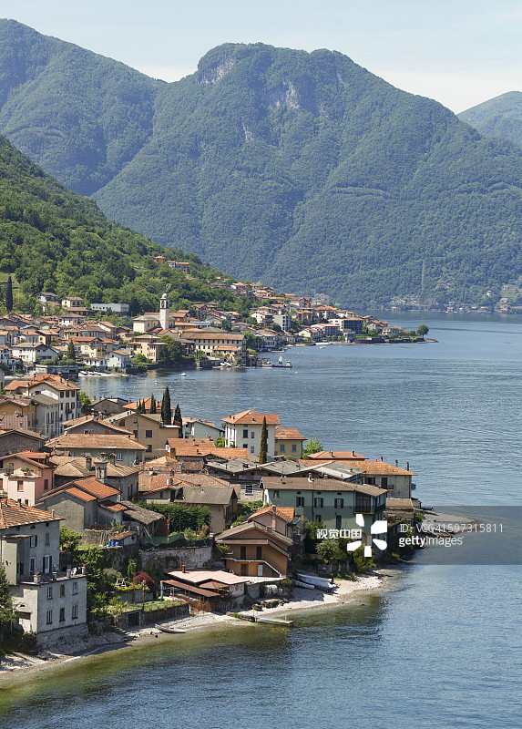 鸟瞰科莫湖和特雷梅佐滨水，意大利图片素材
