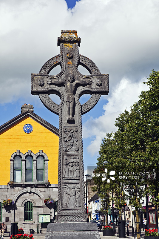 爱尔兰蒂珀雷里郡卡舍尔的凯尔特十字架图片素材