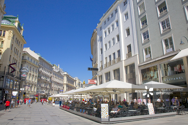 维也纳格拉本大街购物街上的人们图片素材