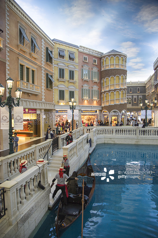 澳门威尼斯人运河上的贡多拉游船图片素材