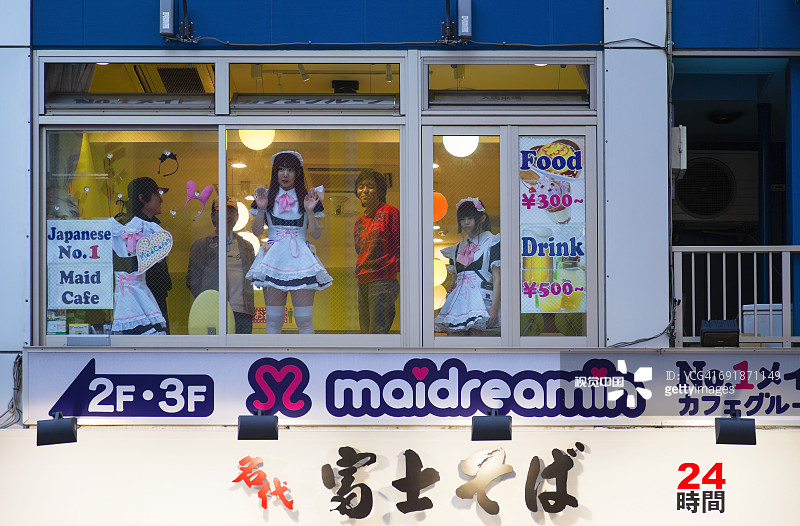 日本东京秋叶原女仆咖啡厅图片素材