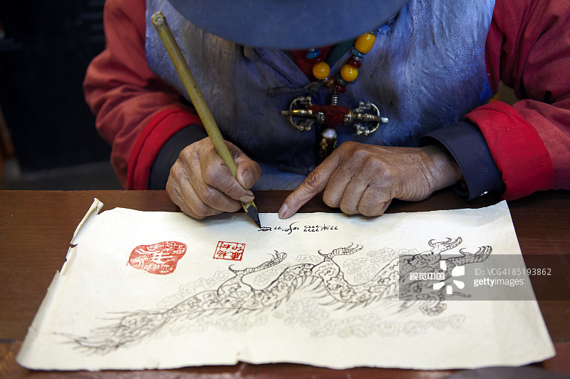 丽江的中国画家图片素材