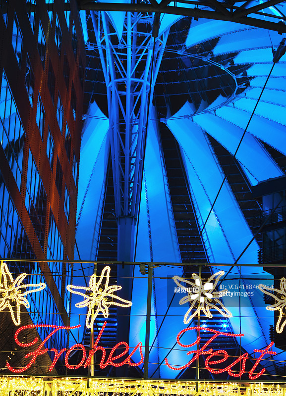 波茨坦广场索尼中心的圣诞灯饰图片素材