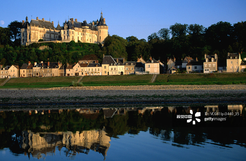 肖蒙城堡：位于法国卢瓦尔河谷肖蒙图片素材