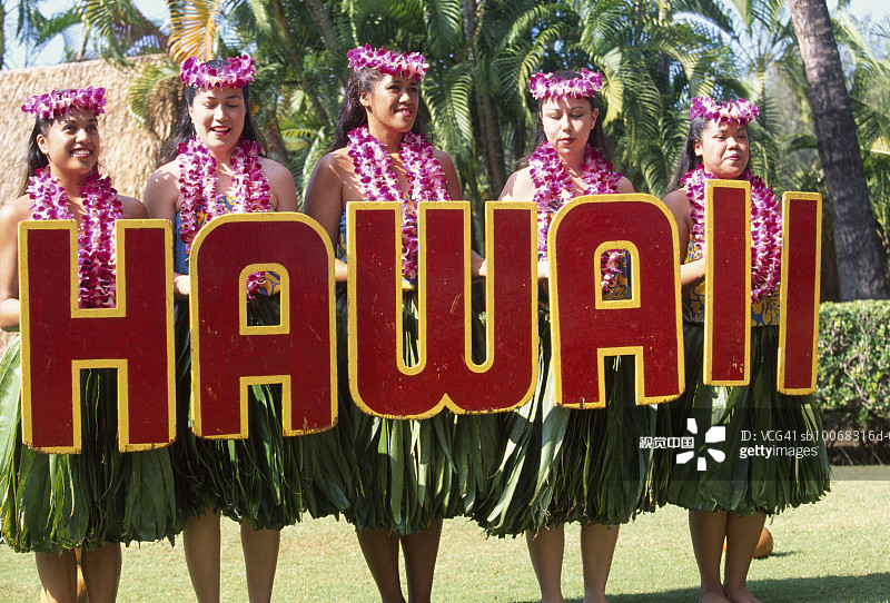 美国夏威夷瓦胡岛檀香山威基基柯达草裙舞表演图片素材